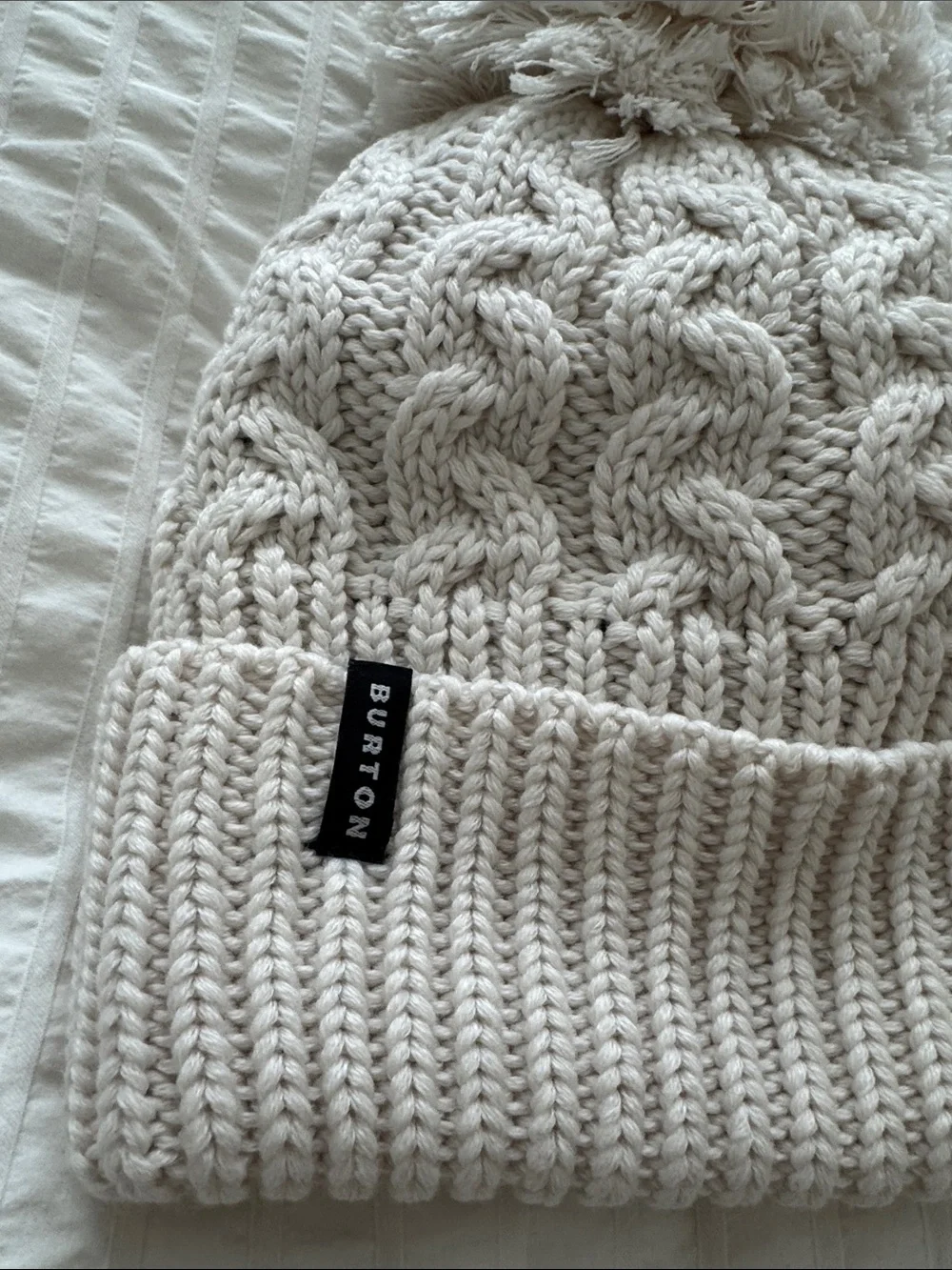Burton Pom Beanie - Cream Cable Knit nwot